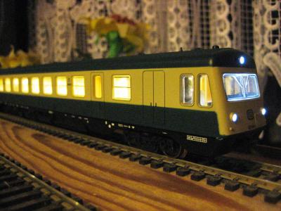 DB VT 628 004 med nyt lys styret af Tams FD-r dekoder og strømoptage fra alle flanger.